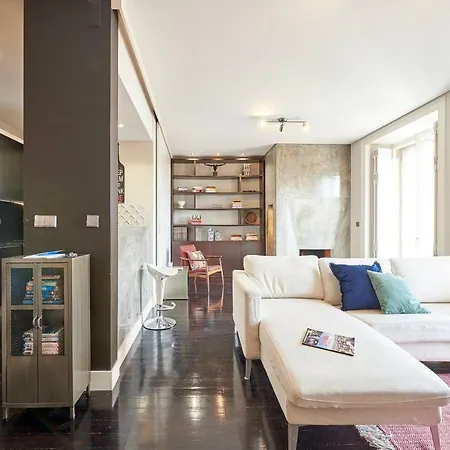 Elegant With Bridge View Apartment *